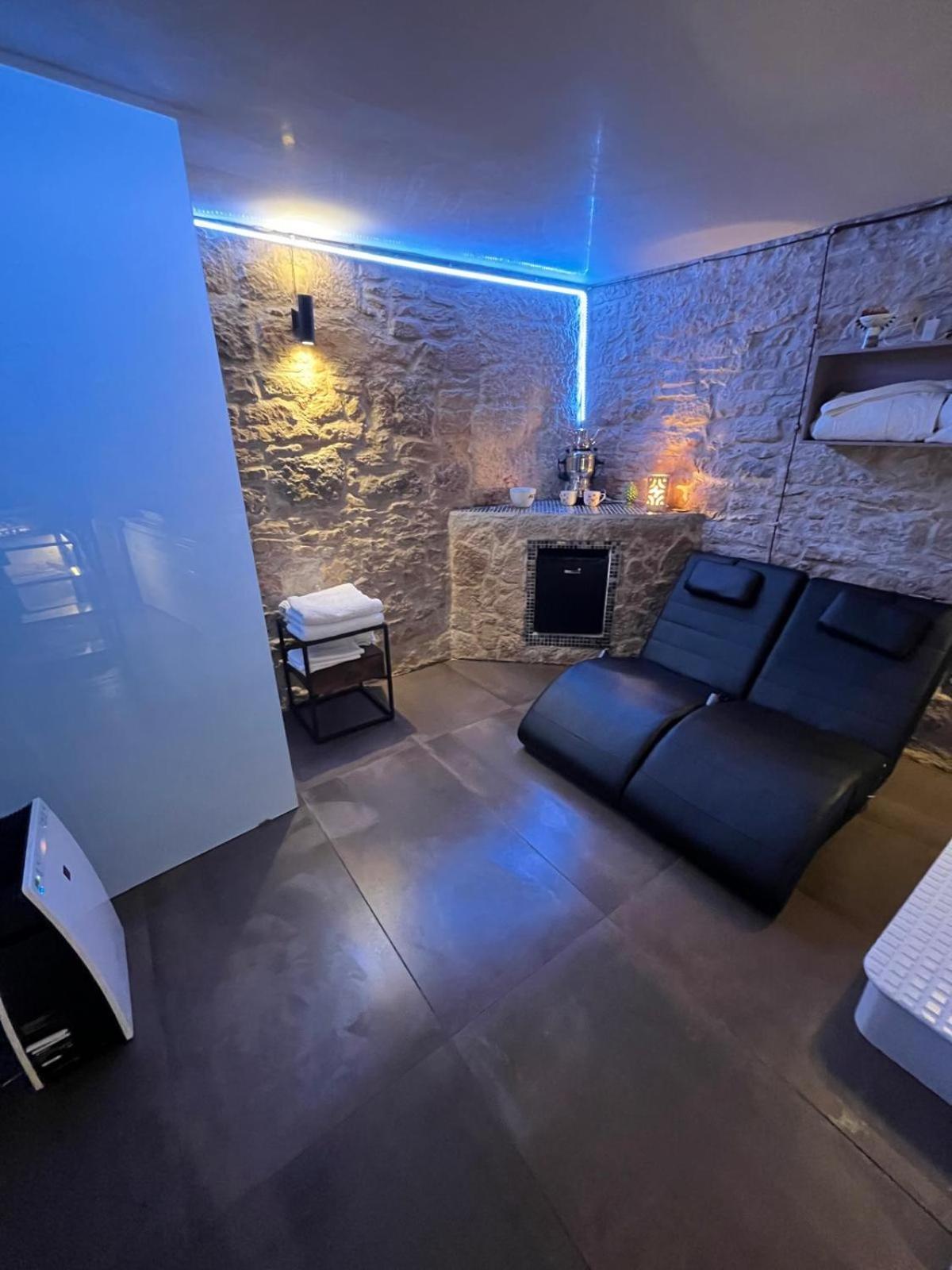 Bed and Breakfast Relax For A Day Барлетта Экстерьер фото