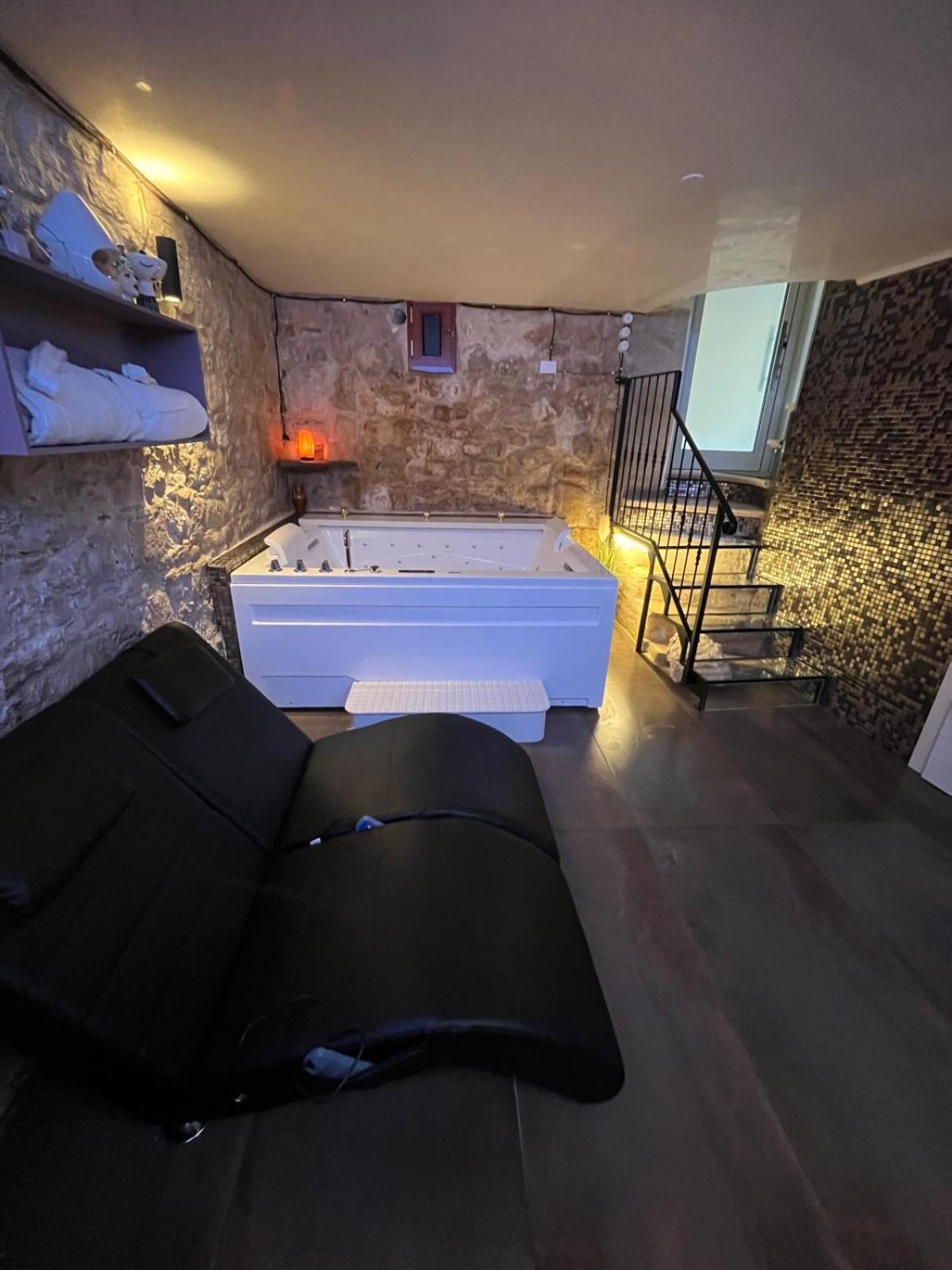 Bed and Breakfast Relax For A Day Барлетта Экстерьер фото